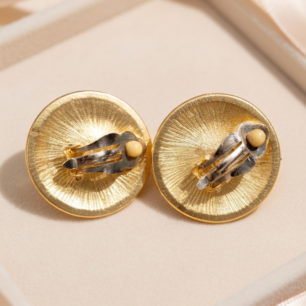 Vintage Large Chunky Gold Tone Clip on Earrings With Center Faux Pearl Accent - Picture 3 of 3